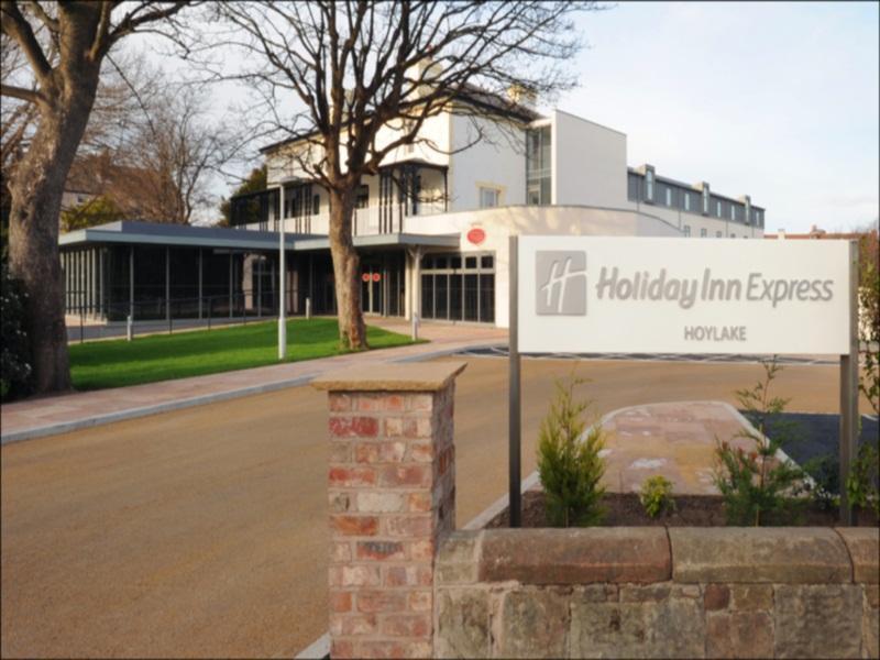 Holiday Inn Express Liverpool Hoylake, An Ihg Hotel Exterior photo